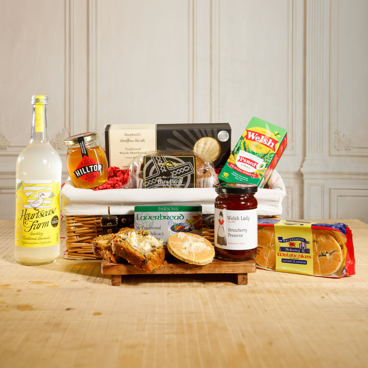 Welsh Hamper - The Welsh Heritage Delights Collection Food & Drink Gift Set