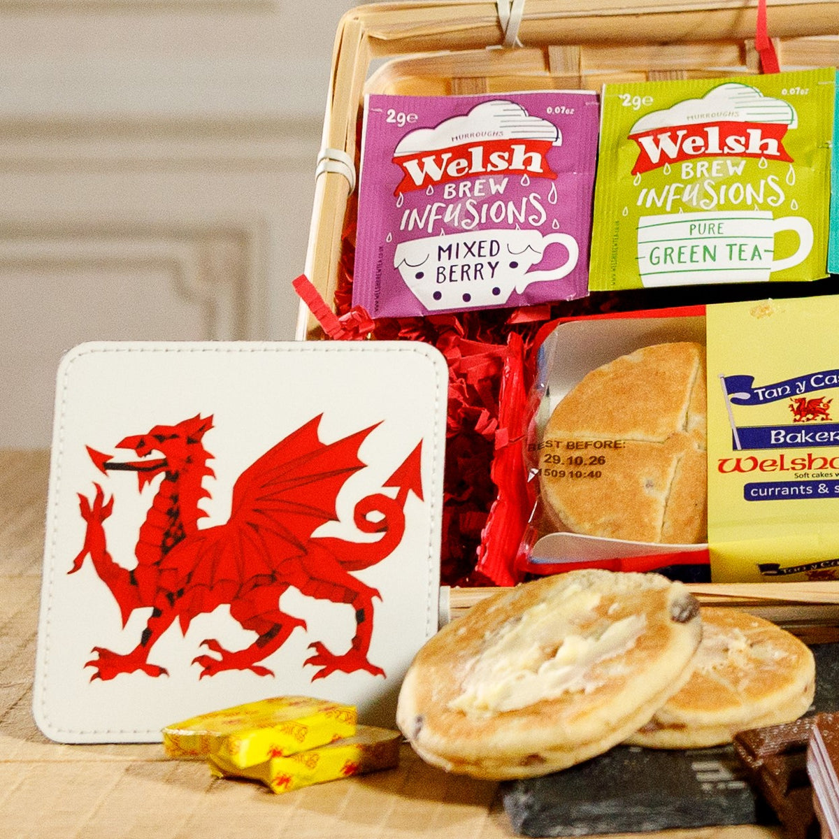 Hamper Gymreig - Set Rhodd Bwyd a Diod Hamper Te a Chacennau Cri Cymreig