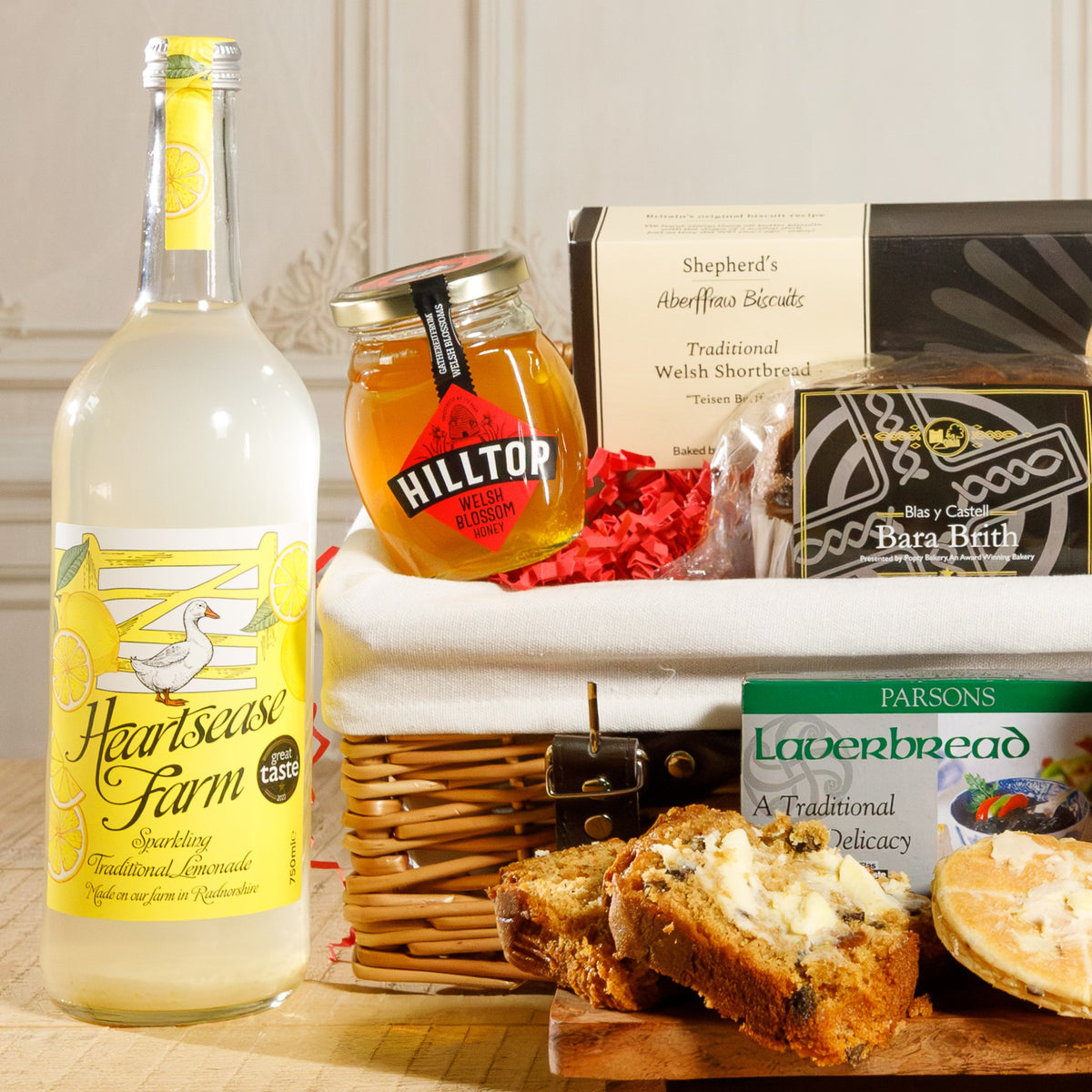 Welsh Hamper - The Welsh Heritage Delights Collection Food & Drink Gift Set