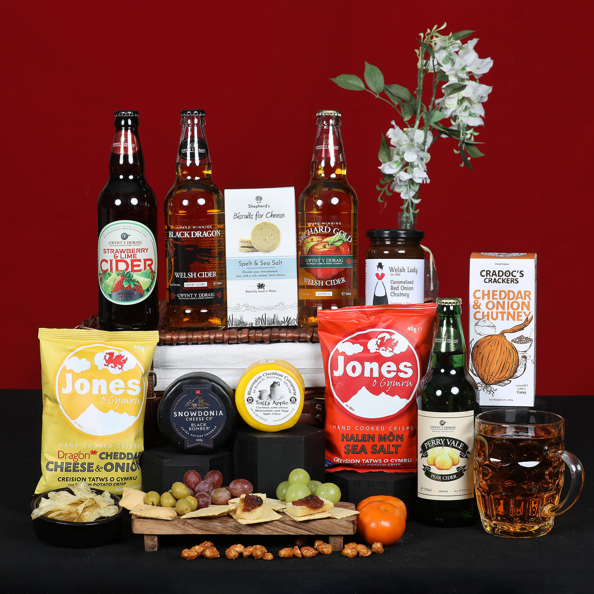 Hamper Caws a Seidr Cymreig - Set Anrhegion Bwyd a Diod Hamper Caws a Seidr Moethus