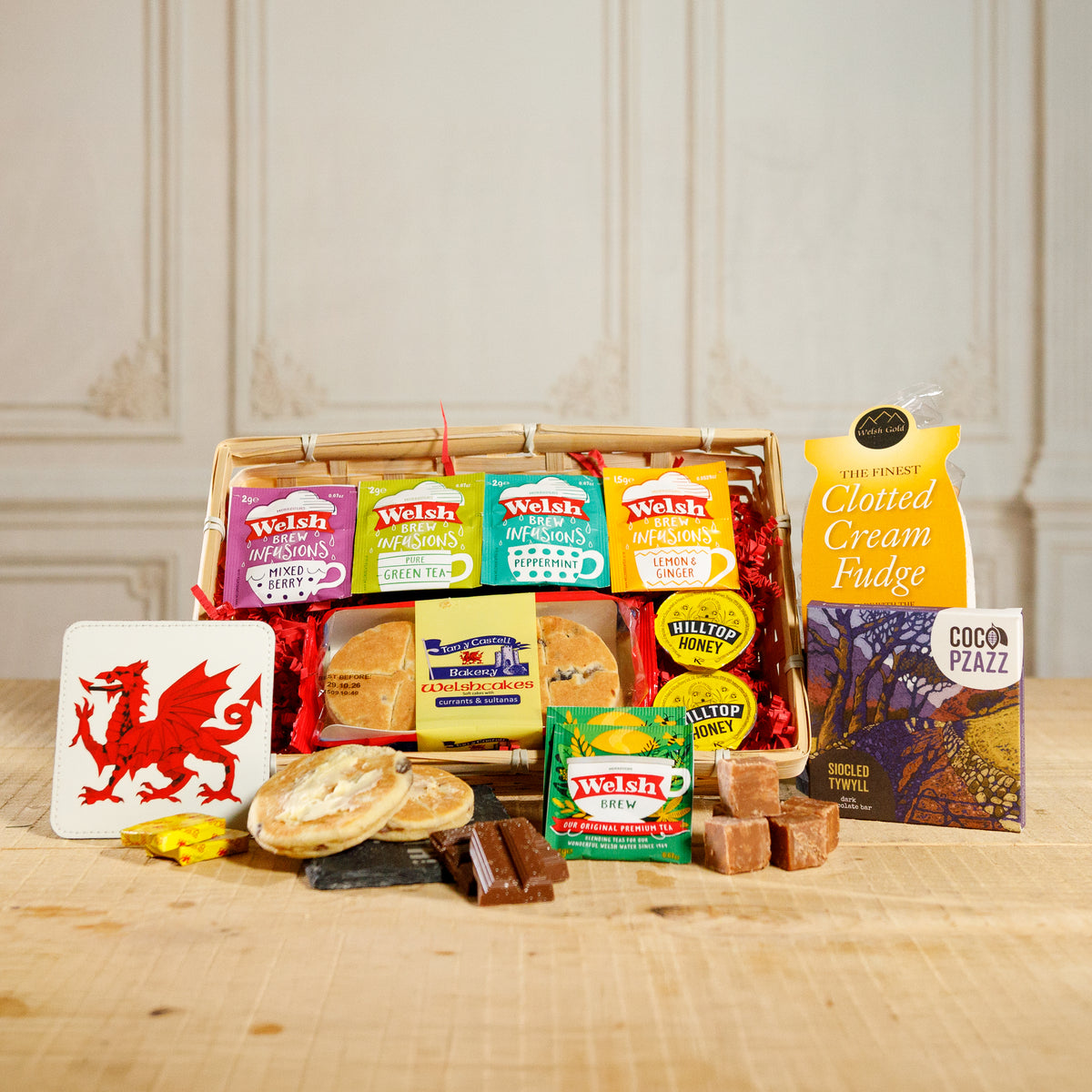 Hamper Gymreig - Set Rhodd Bwyd a Diod Hamper Te a Chacennau Cri Cymreig