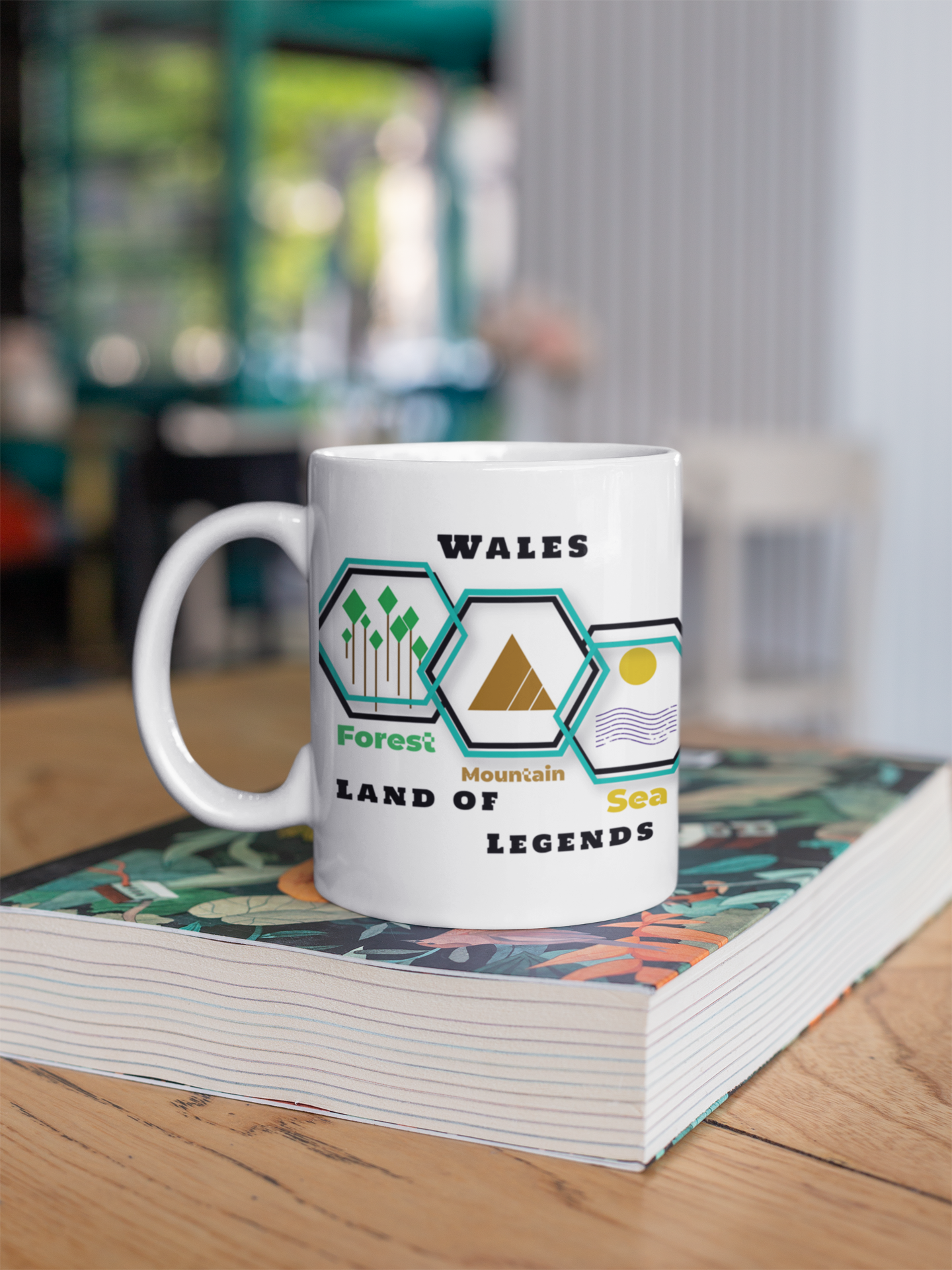 Gwlad y Chwedlau: Cymru - Coedwig, Mynydd, Mwg Môr