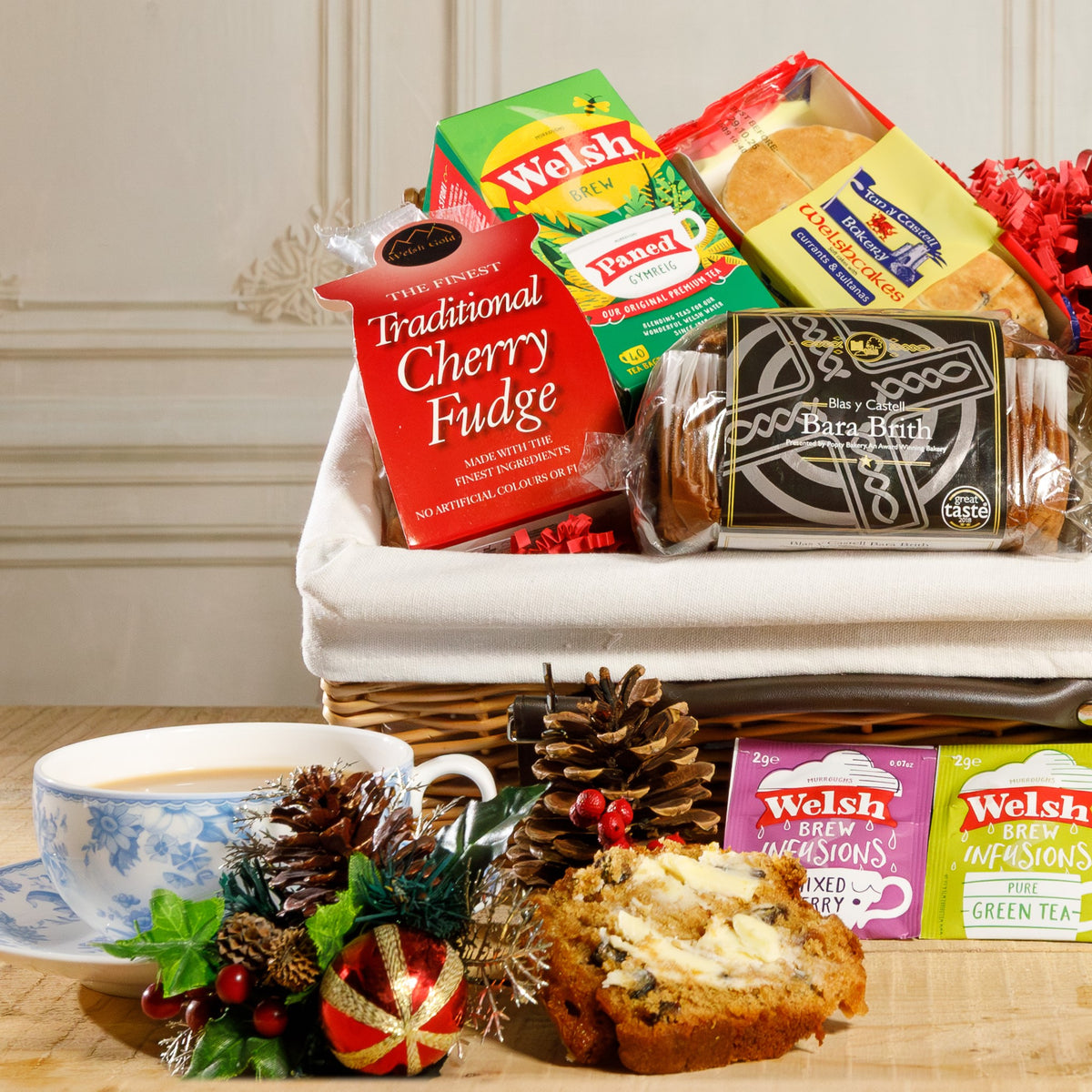 Christmas Welsh Hamper - The Christmas Bara Brith and Welsh Cake Hamper Food & Drink Gift Set