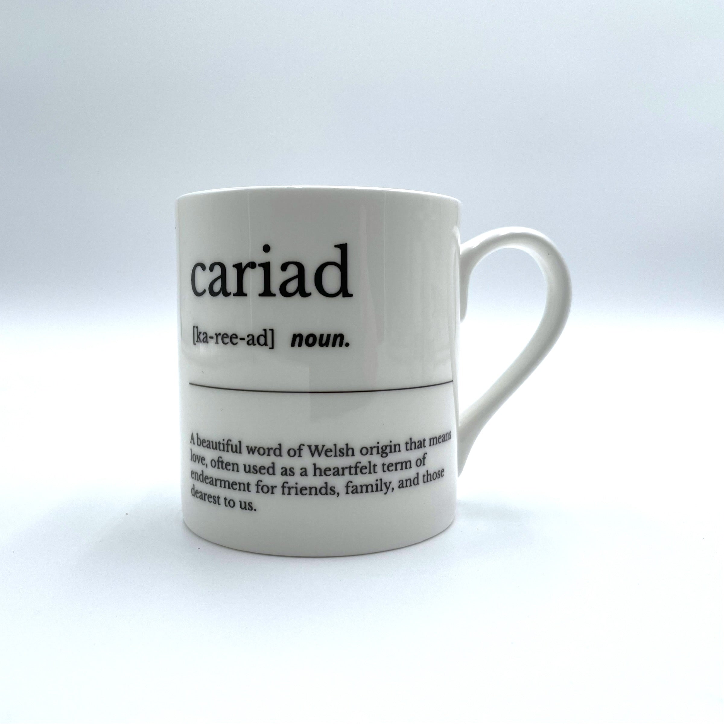 Cariad (enw) - Mwg Tsieina Esgyrn Disgrifiadol