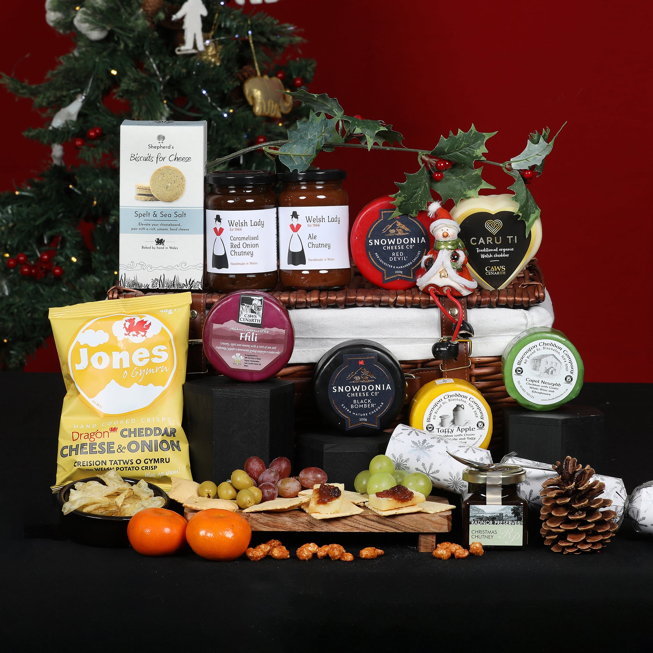 Welsh Hamper - The Christmas Cheese & Crackers Of Cymru Collection Food & Drink Gift Set