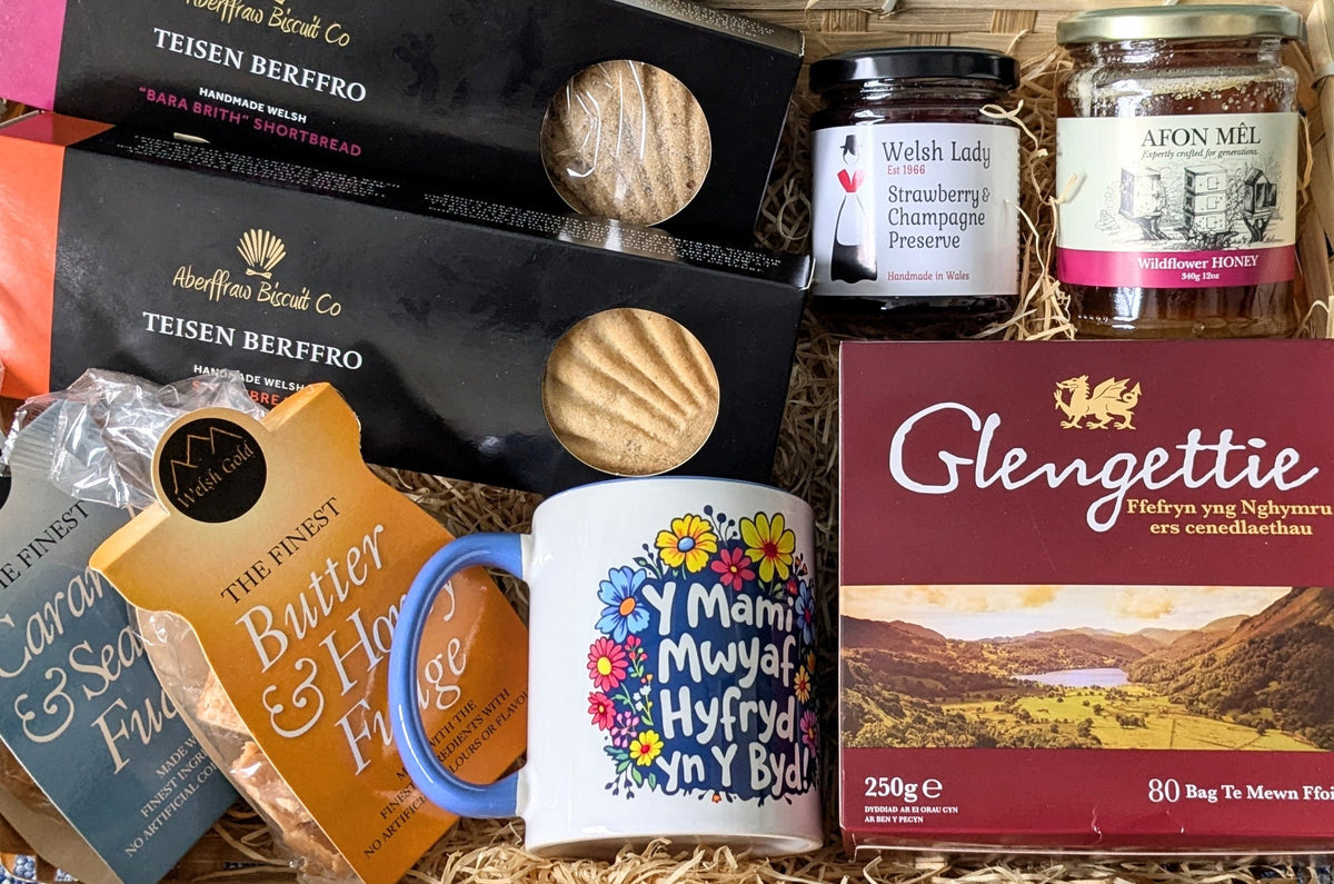 Mam Hyfrydaf Welsh Treats Hamper - Welsh Language