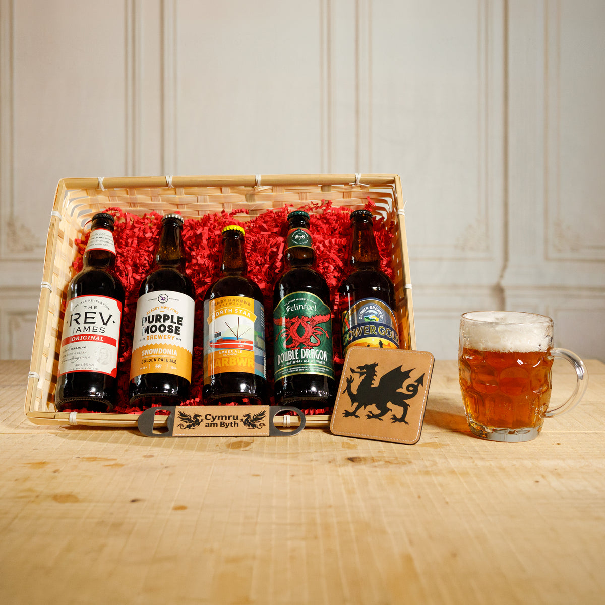 Basged Hampers Cymreig Sul y Tad - Hamper Anrhegion Cwrw Blas ar Gymru Pecyn Rhodd Bwyd a Diod