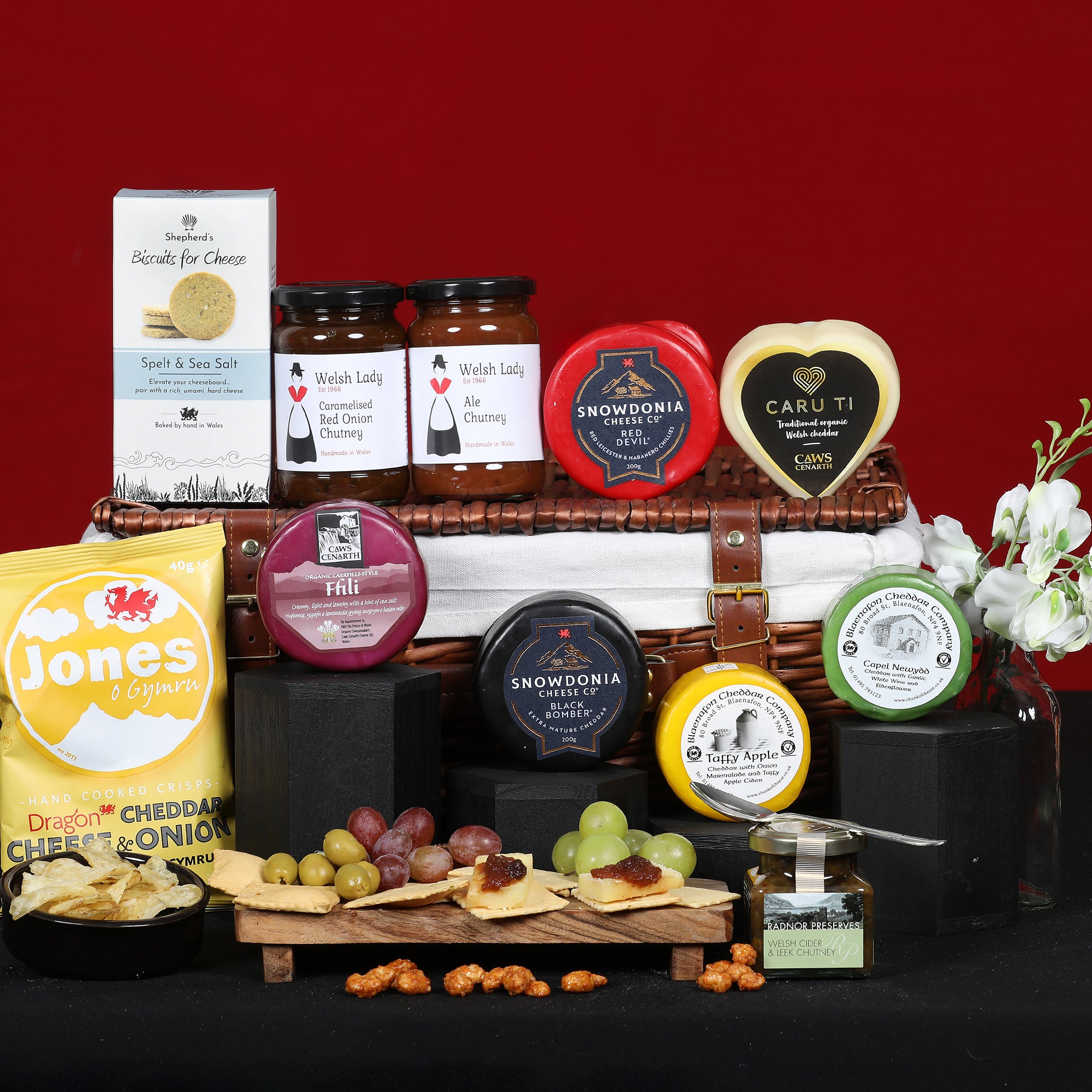 Welsh Hamper - The Cheese & Crackers Of Cymru Collection Food & Drink Gift Set